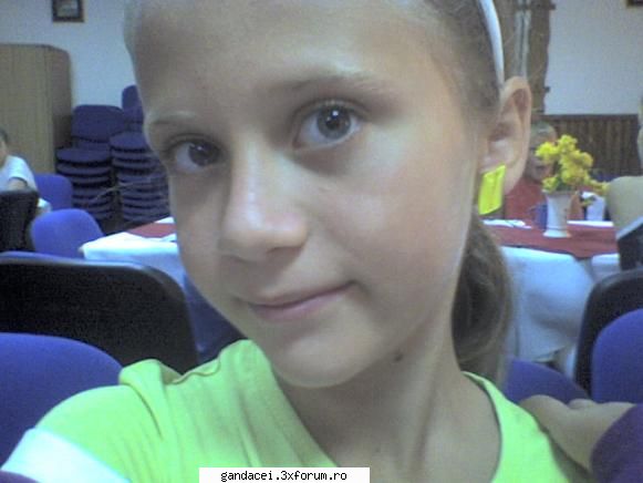 mady este o sefa foarte foarte buna!este foarte dragutza si cu smitul umorului! ;) mady e o buna